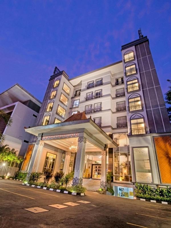 Grand Serela Yogyakarta Exterior photo