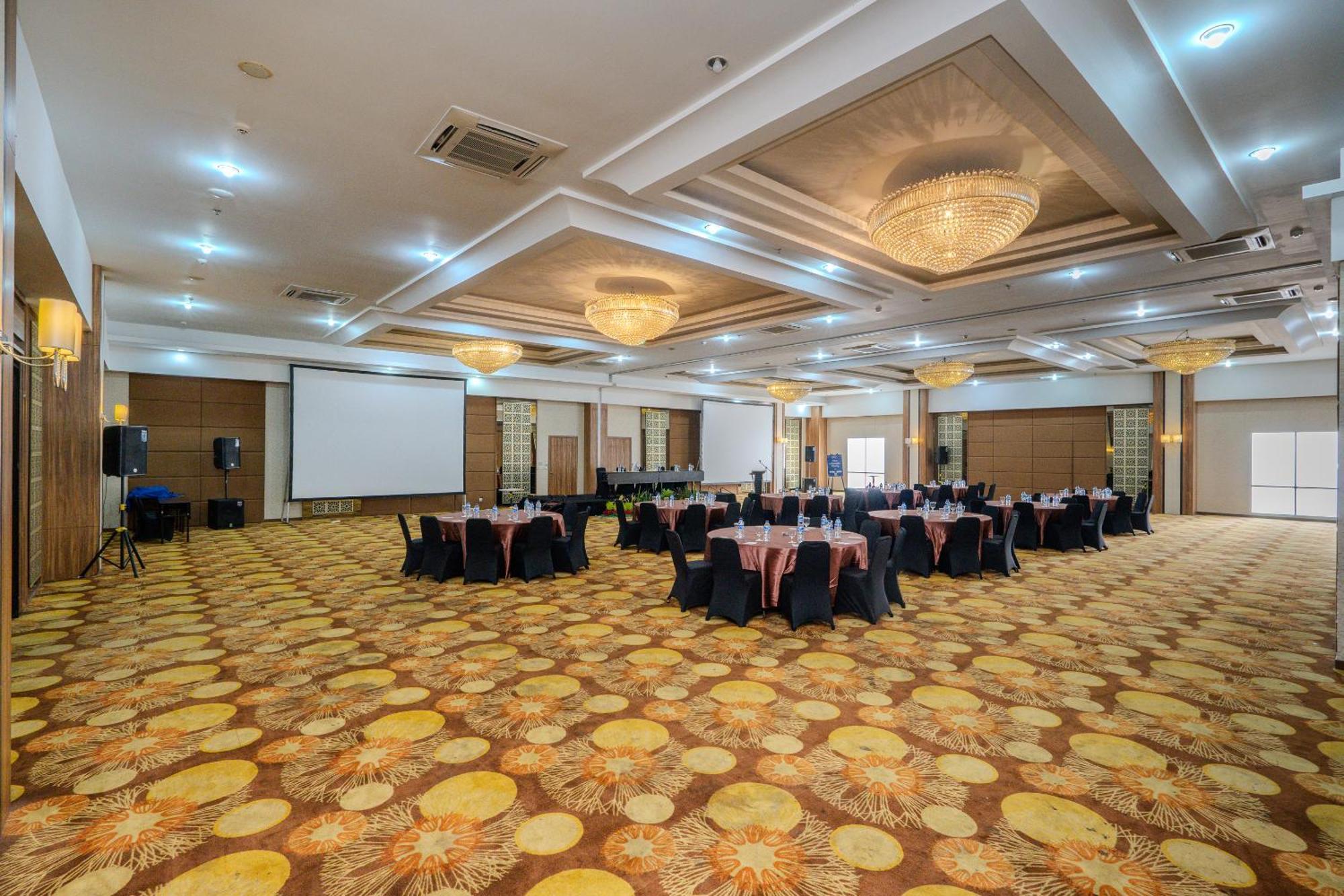 Grand Serela Yogyakarta Exterior photo