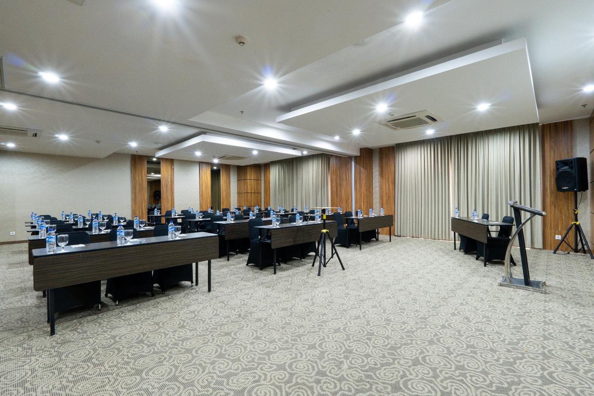 Grand Serela Yogyakarta Exterior photo