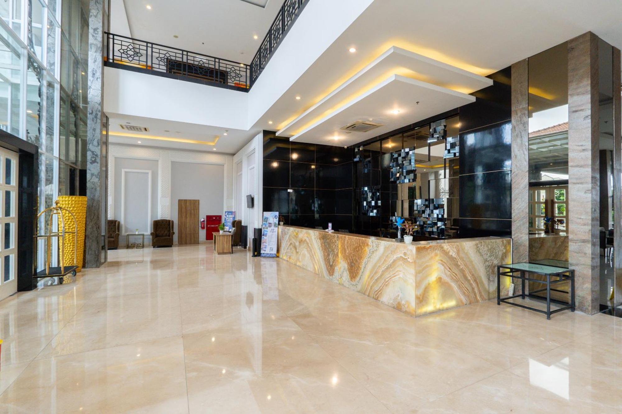 Grand Serela Yogyakarta Exterior photo