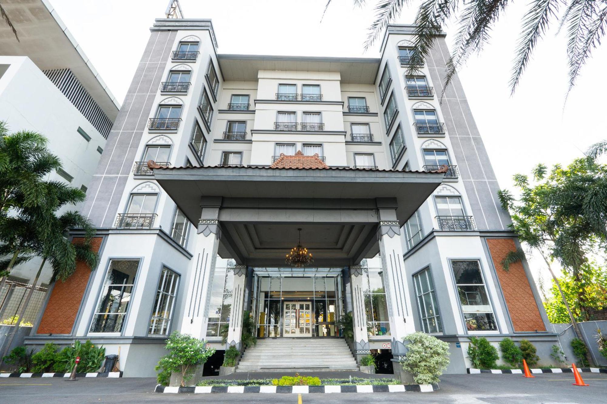 Grand Serela Yogyakarta Hotel Exterior photo