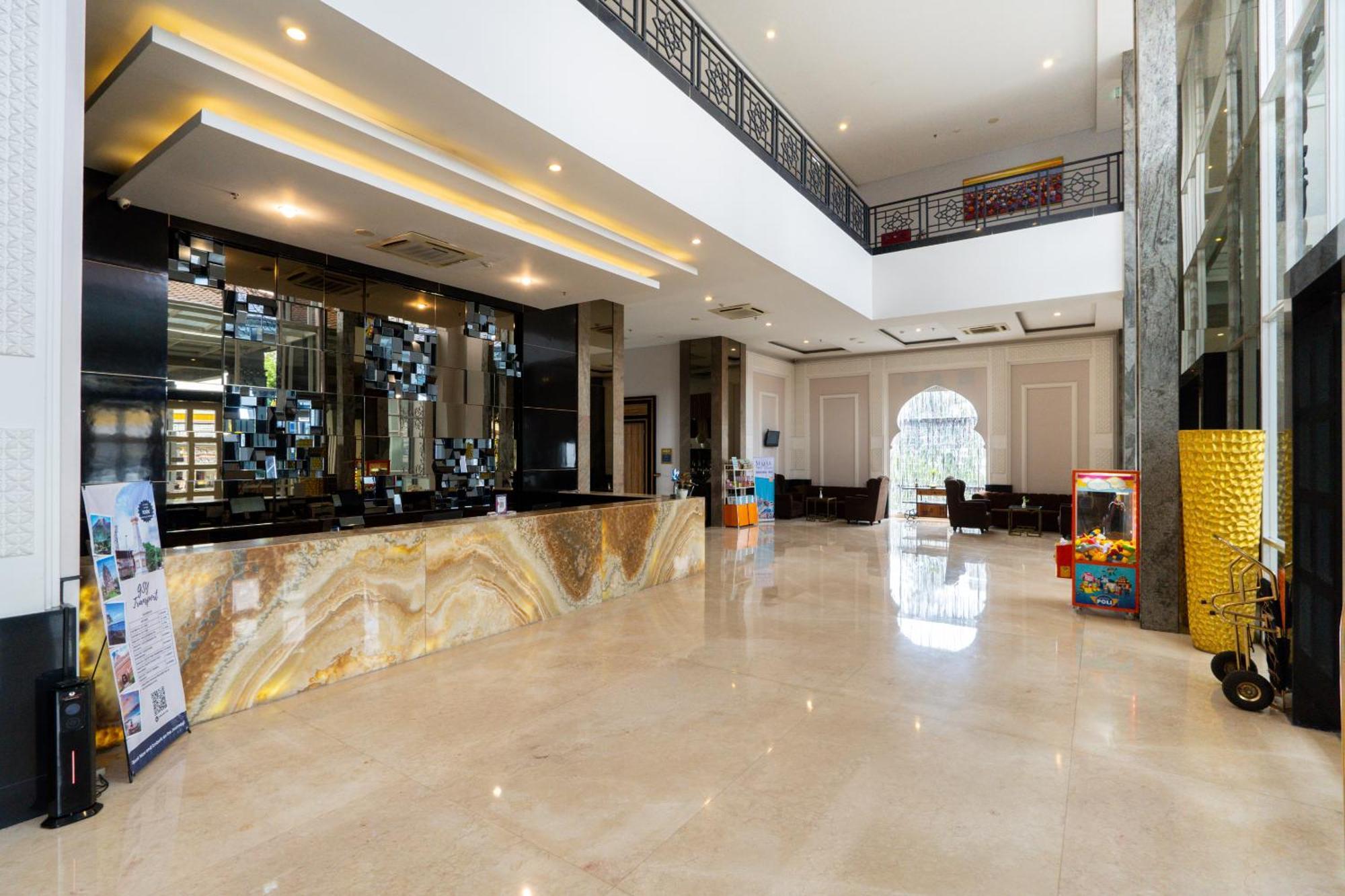 Grand Serela Yogyakarta Hotel Exterior photo