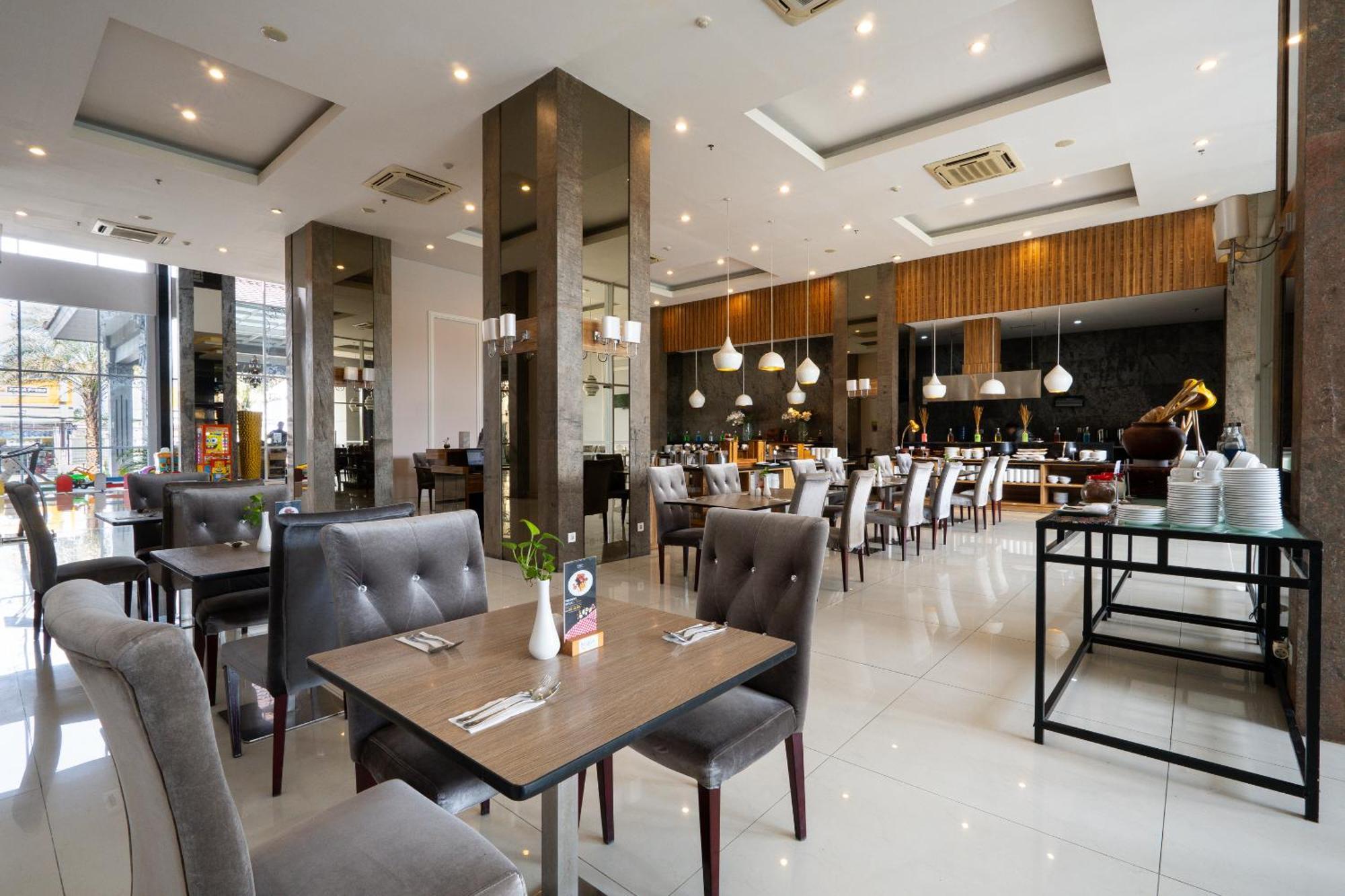 Grand Serela Yogyakarta Exterior photo